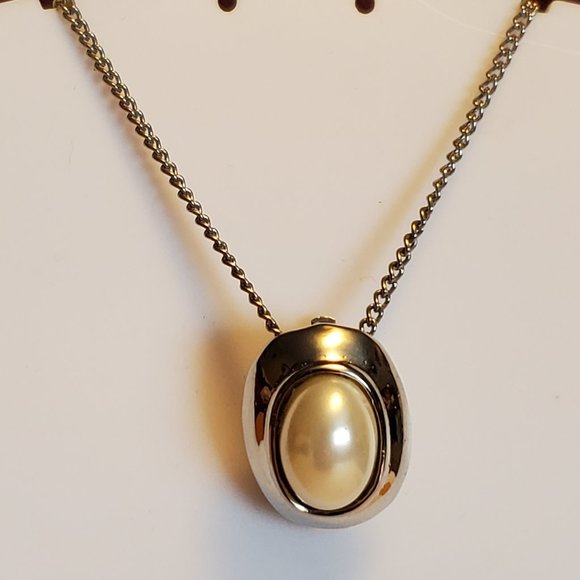 23" Silver Tone Oval Faux Pearl Pendant Necklace